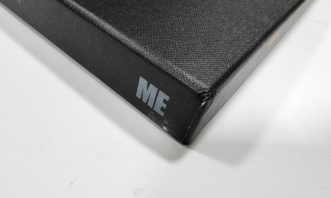 JISOO "ME" - Hand Autographed(Signed) Album - HALLYUSUPERSTORE