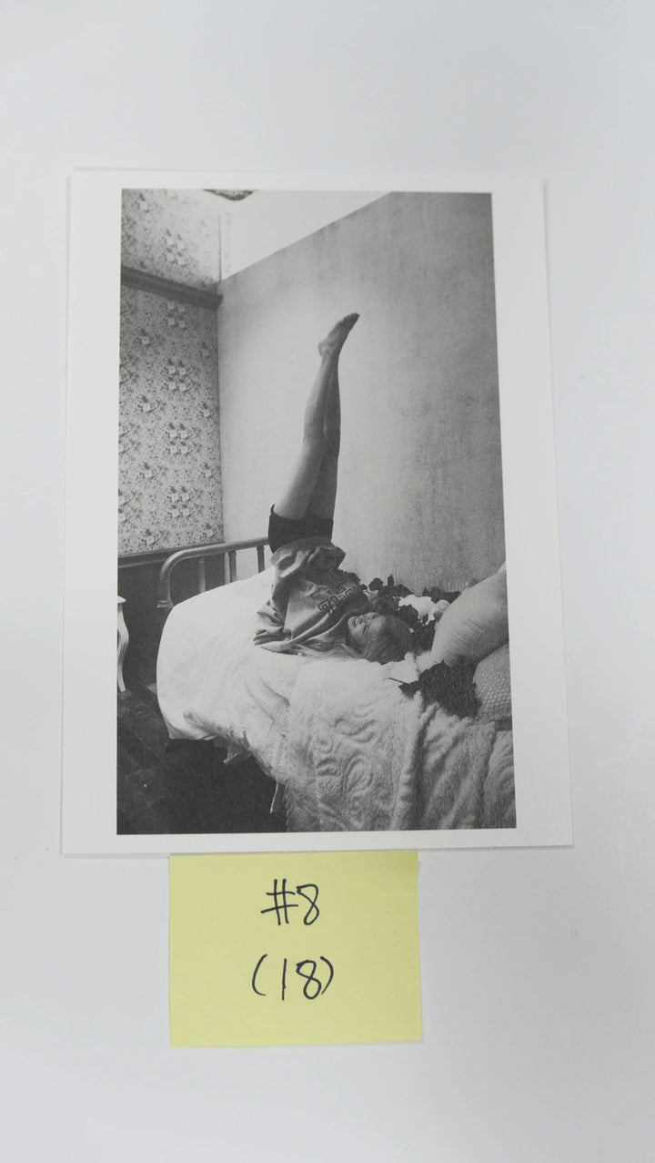 Rose (of Blackpink) -R-   Official Postcard - HALLYUSUPERSTORE