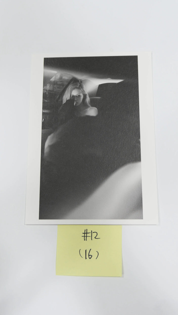 Rose (of Blackpink) -R-   Official Postcard - HALLYUSUPERSTORE