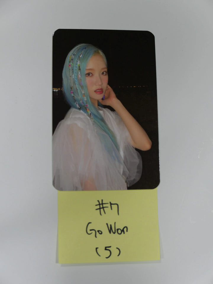Loona 12:00 - Official Photocard - Gowon - HALLYUSUPERSTORE