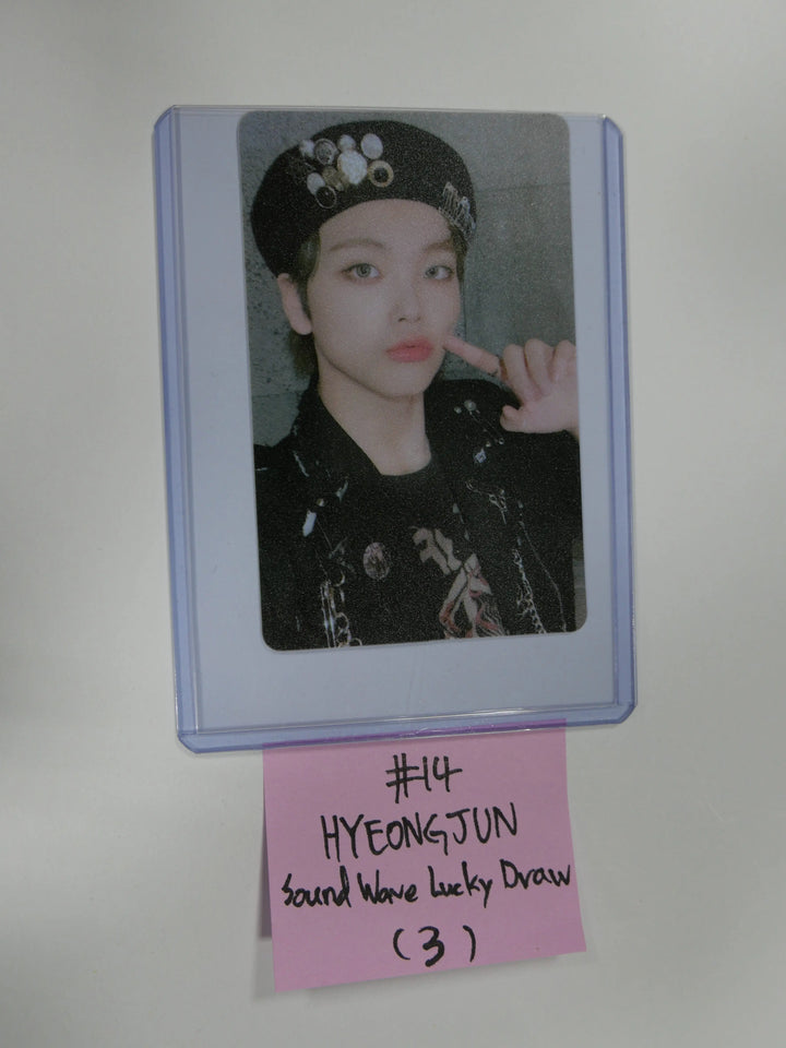 Cravity 'HIDEOUT : BE OUR VOICE' - LUCKY DRAW PLASTIC PHOTO CARD VER. 2 - HALLYUSUPERSTORE
