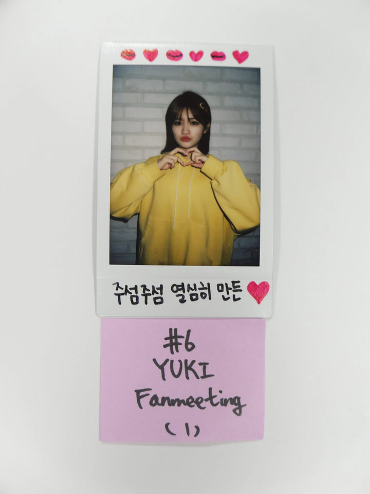 Saturday Hand Autographed or Commented Polaroid - HALLYUSUPERSTORE
