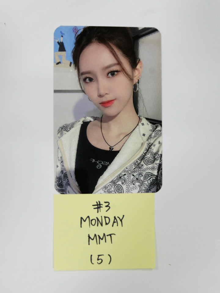 Weeekly "We Play" 3rd mini - MMT event pre-order photocard Ver.2 - HALLYUSUPERSTORE