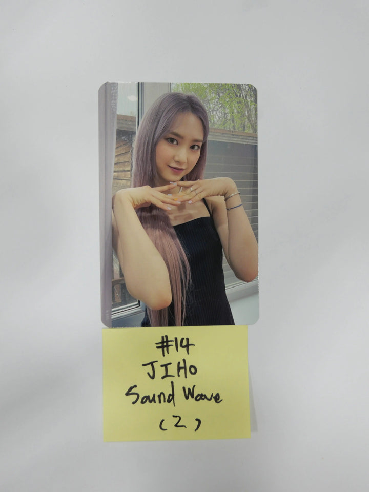 Oh My Girl "Dun Dun Dance"- Soundwave Pre-Order Photocard - HALLYUSUPERSTORE