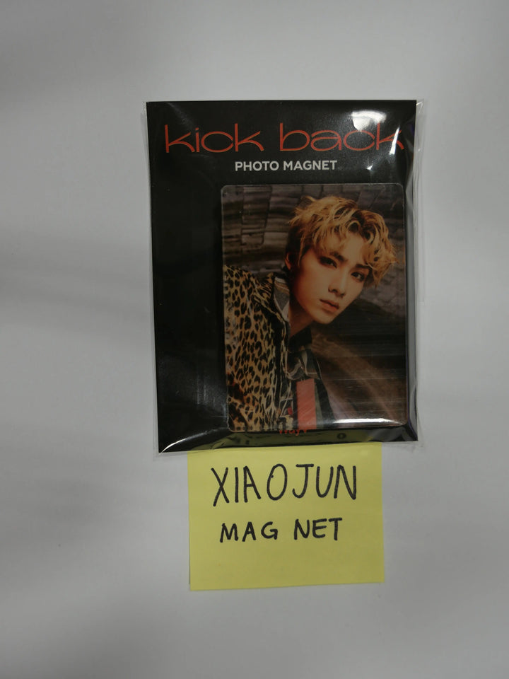 WayV 假日- KICK BACK Photo Magnet + Photo Holder & Key Ring - HALLYUSUPERSTORE