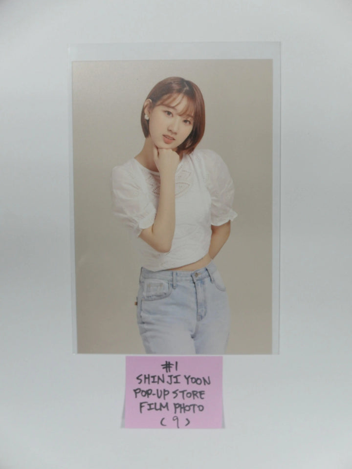 Weeekly - Happy Birthday Weeekly! POP-UP Store Film Photocard (Soo Jin, Ji Yoon & Zoa) - HALLYUSUPERSTORE
