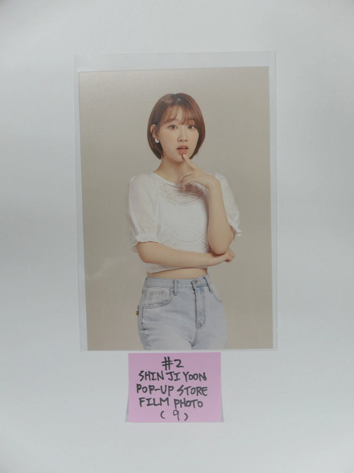 Weeekly - Happy Birthday Weeekly! POP-UP Store Film Photocard (Soo Jin, Ji Yoon & Zoa) - HALLYUSUPERSTORE