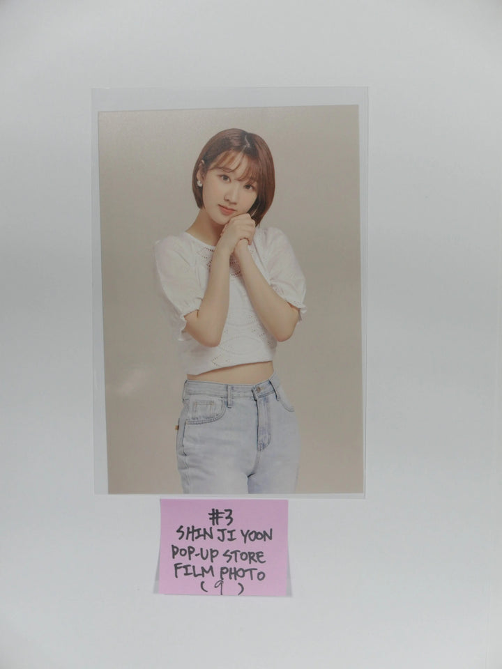 Weeekly - Happy Birthday Weeekly! POP-UP Store Film Photocard (Soo Jin, Ji Yoon & Zoa) - HALLYUSUPERSTORE