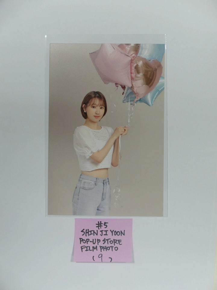 Weeekly - Happy Birthday Weeekly! POP-UP Store Film Photocard (Soo Jin, Ji Yoon & Zoa) - HALLYUSUPERSTORE