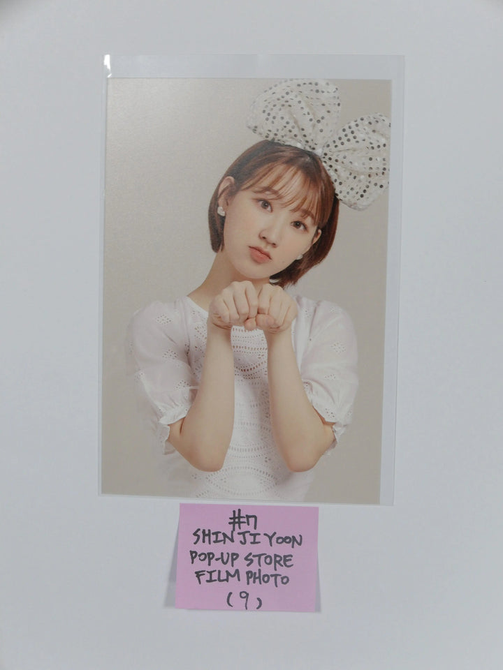 Weeekly - Happy Birthday Weeekly! POP-UP Store Film Photocard (Soo Jin, Ji Yoon & Zoa) - HALLYUSUPERSTORE