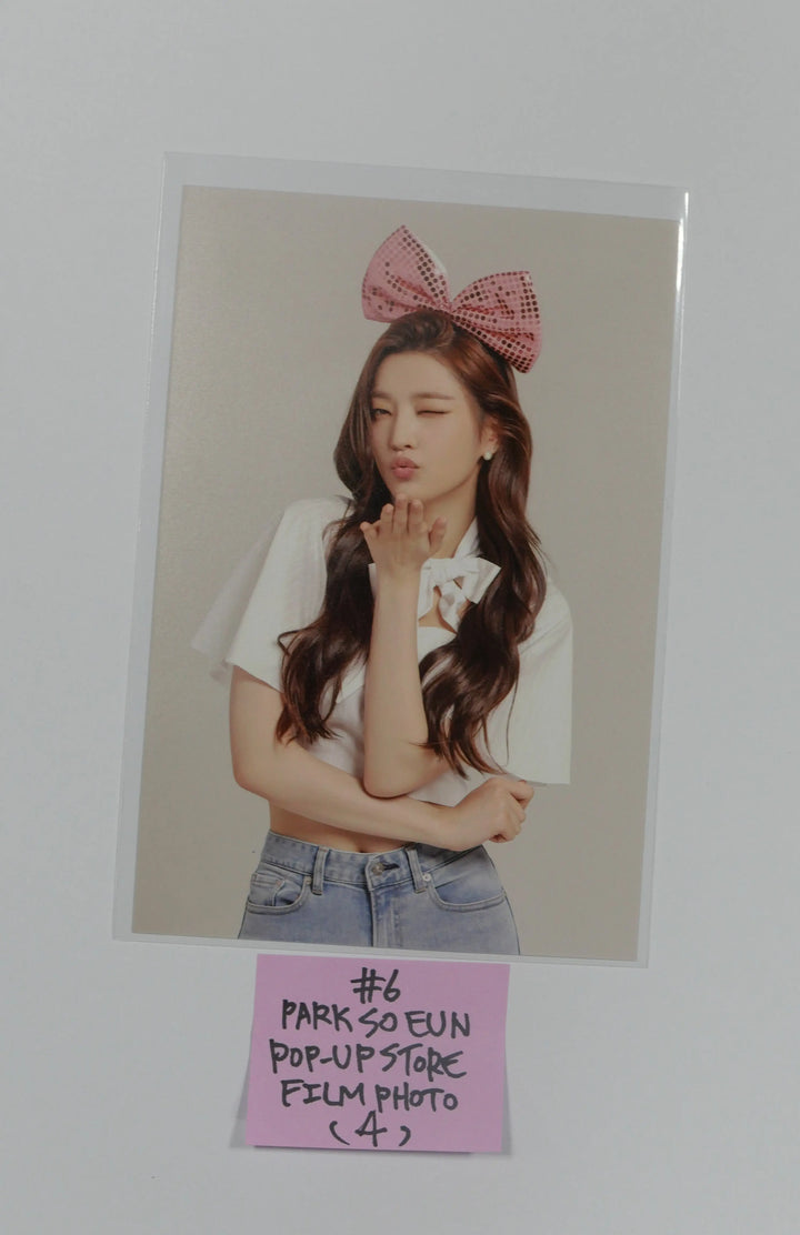 Weeekly - Happy Birthday Weeekly! POP-UP Store Film Photocard (Ji Han, So Eun & Jae Hee) - HALLYUSUPERSTORE