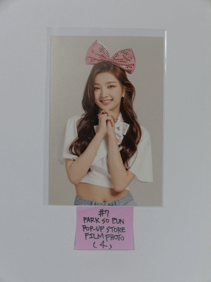 Weeekly - Happy Birthday Weeekly! POP-UP Store Film Photocard (Ji Han, So Eun & Jae Hee) - HALLYUSUPERSTORE