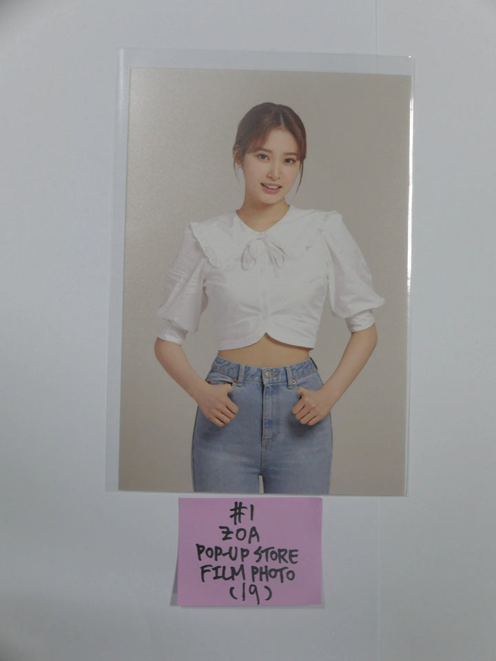 Weeekly - Happy Birthday Weeekly! POP-UP Store Film Photocard (Soo Jin, Ji Yoon & Zoa) - HALLYUSUPERSTORE