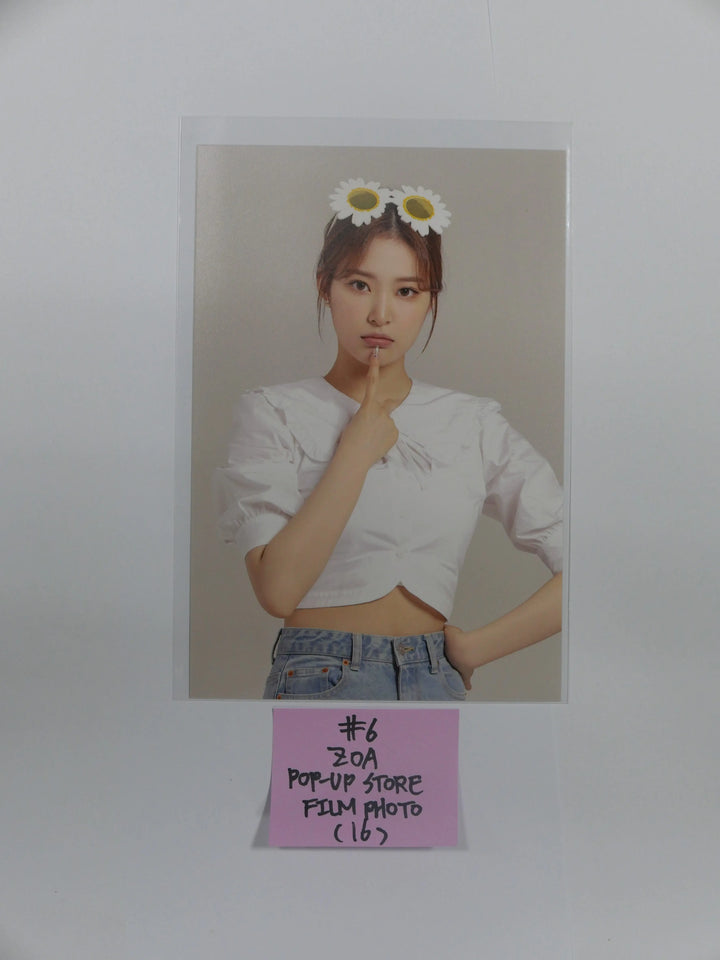 Weeekly - Happy Birthday Weeekly! POP-UP Store Film Photocard (Soo Jin, Ji Yoon & Zoa) - HALLYUSUPERSTORE