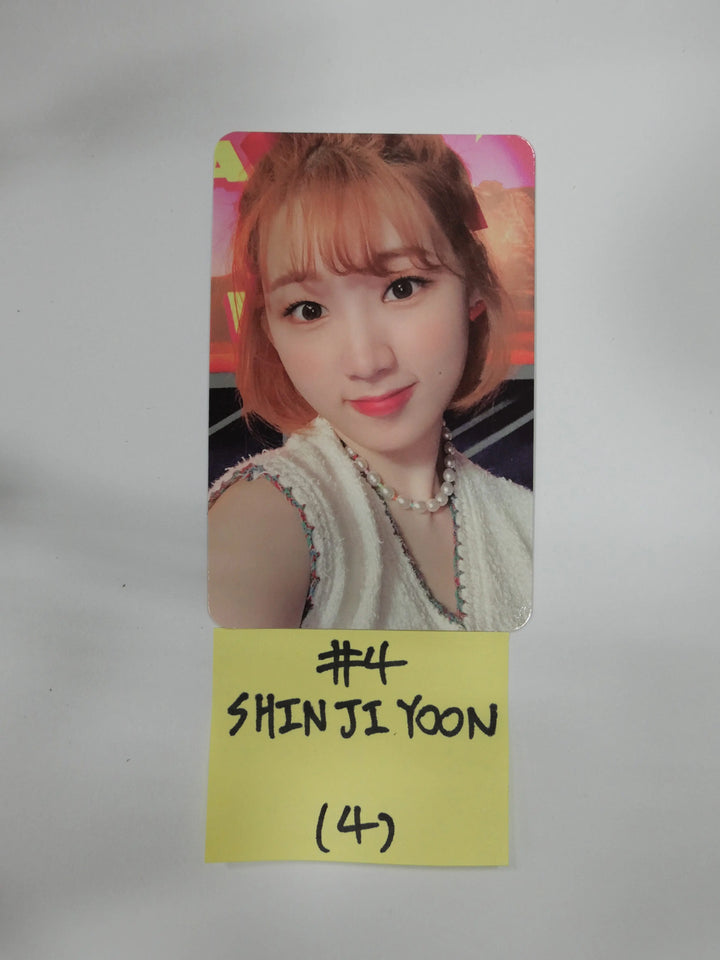 Weeekly - Play Game: Holiday - Official Photocard - HALLYUSUPERSTORE