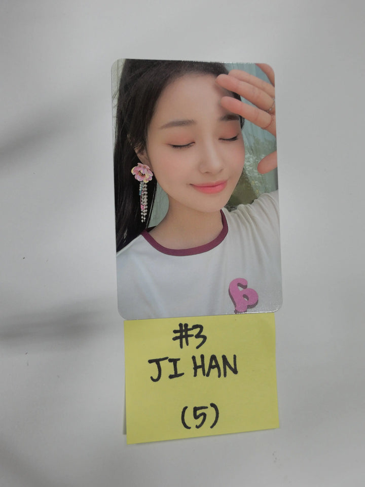 Weeekly - Play Game: Holiday - Official Photocard - HALLYUSUPERSTORE