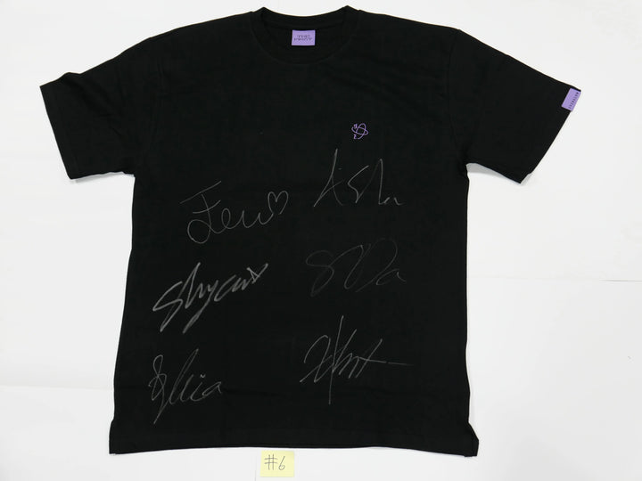 2021 EVERGLOW Online Concert 'The First' - All Member Hand Autographed T-Shirt - HALLYUSUPERSTORE