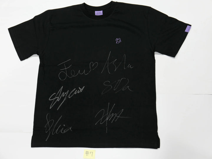 2021 EVERGLOW Online Concert 'The First' - All Member Hand Autographed T-Shirt - HALLYUSUPERSTORE