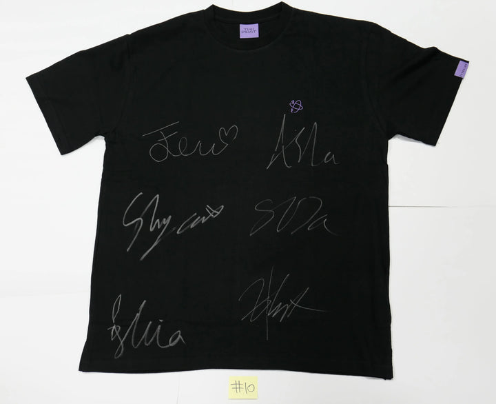 2021 EVERGLOW Online Concert 'The First' - All Member Hand Autographed T-Shirt - HALLYUSUPERSTORE
