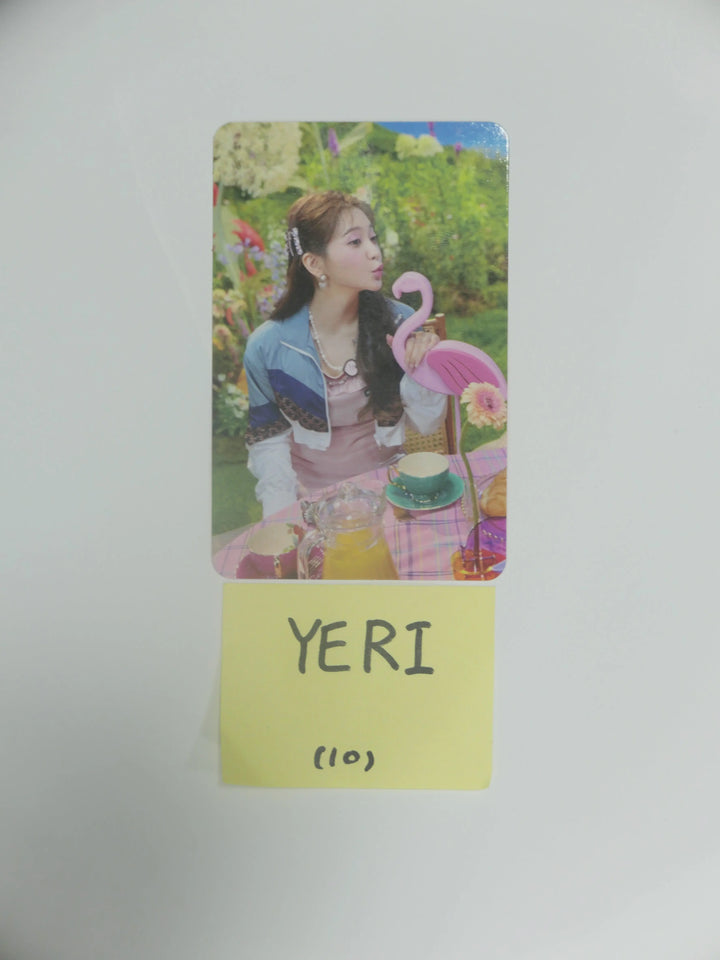 Red Velvet 'Queendom' - Official Photocard (Girls Ver.) - HALLYUSUPERSTORE