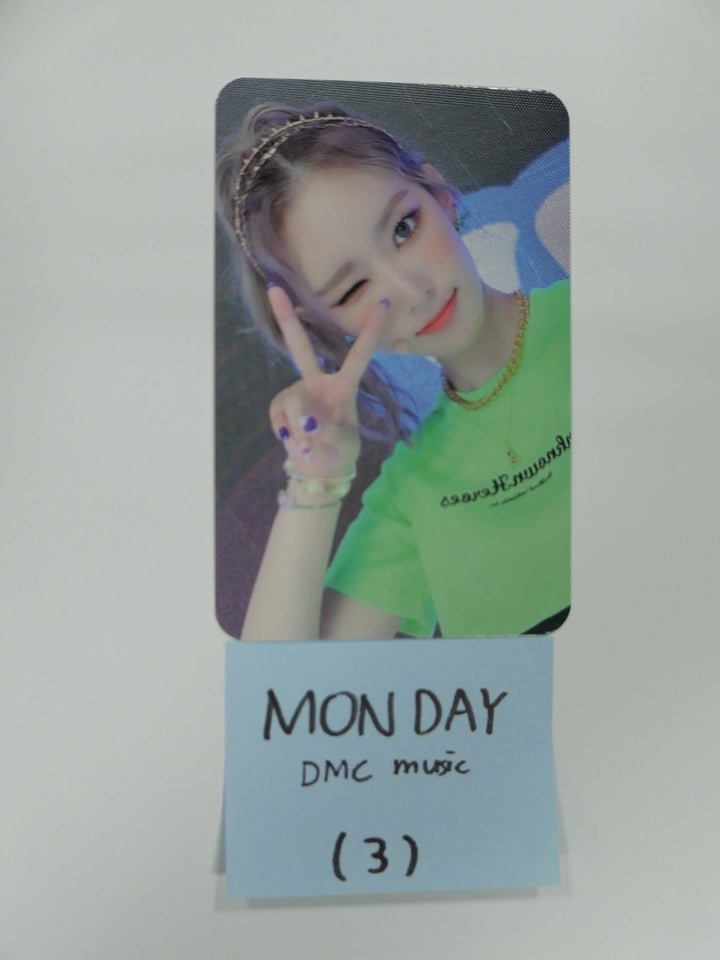 Weeekly - Play Game: Holiday -DMC Fan Sign Event Photocard - HALLYUSUPERSTORE