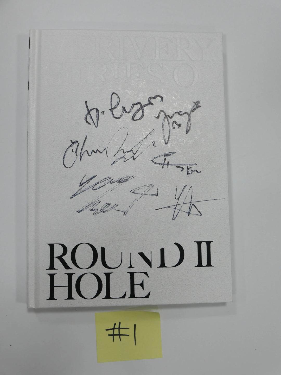 VERIVERY "Series 'O' Round 2 : Hole" 6th - Hand Autographed (Signed) Promo Album - HALLYUSUPERSTORE