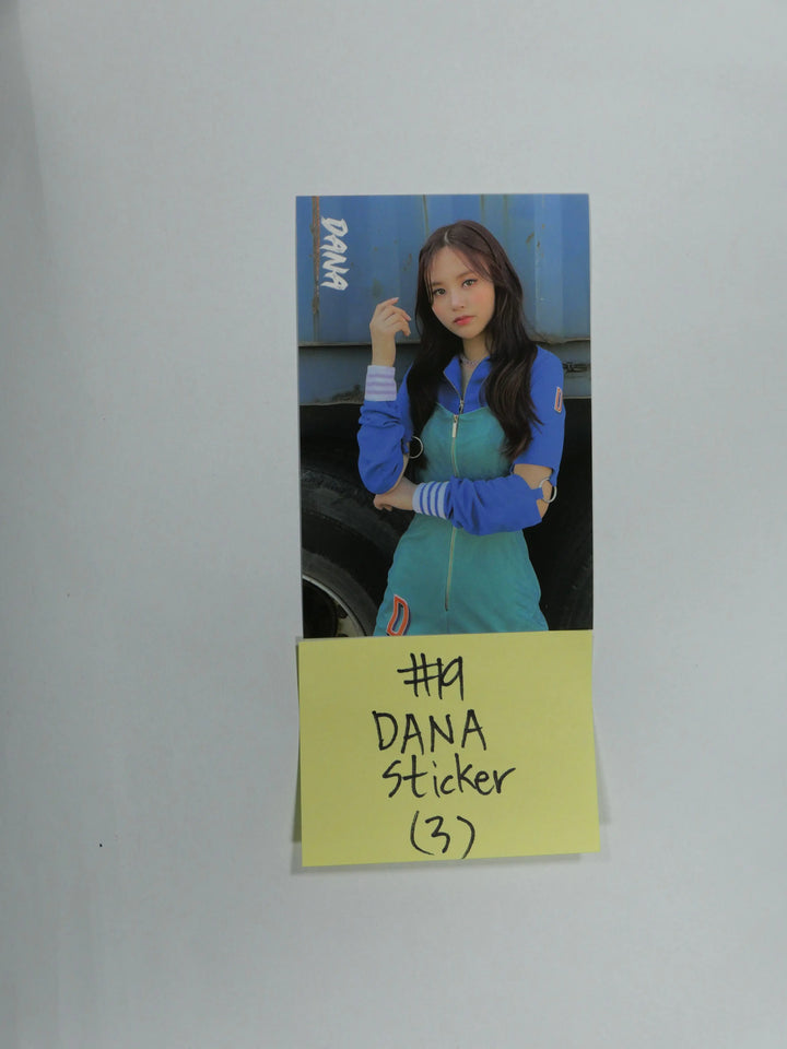 HOT ISSUE 1st Single Album 'ICONS' - Official Photocard - HALLYUSUPERSTORE