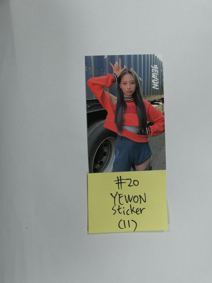 HOT ISSUE 1st Single Album 'ICONS' - Official Photocard - HALLYUSUPERSTORE