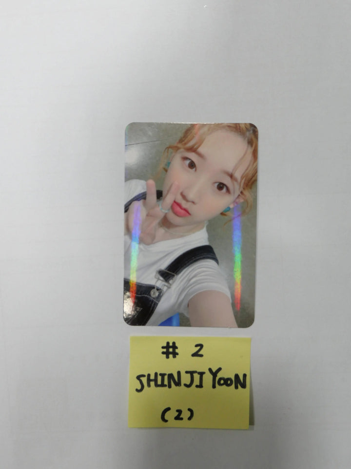 Weeekly "Play Game : Holiday" 4th Mini - YGLOBAL Fansign Event Hologram Photocard - HALLYUSUPERSTORE