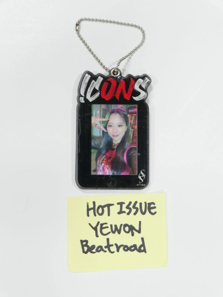 Kelly (Of TRI.BE) - Hand Autographed(Signed) Polaroid, Yewon (Of Hot issue) Keyring - HALLYUSUPERSTORE