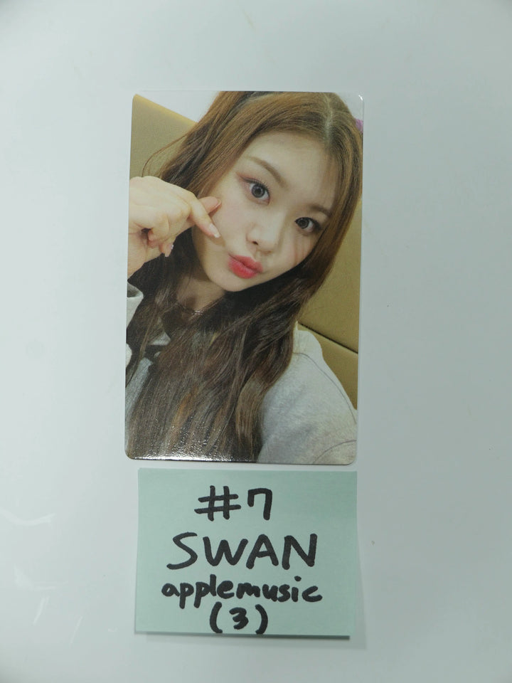 Purple Kiss 'Hide & Seek' - Applemusic Fansign Event Photocard - HALLYUSUPERSTORE