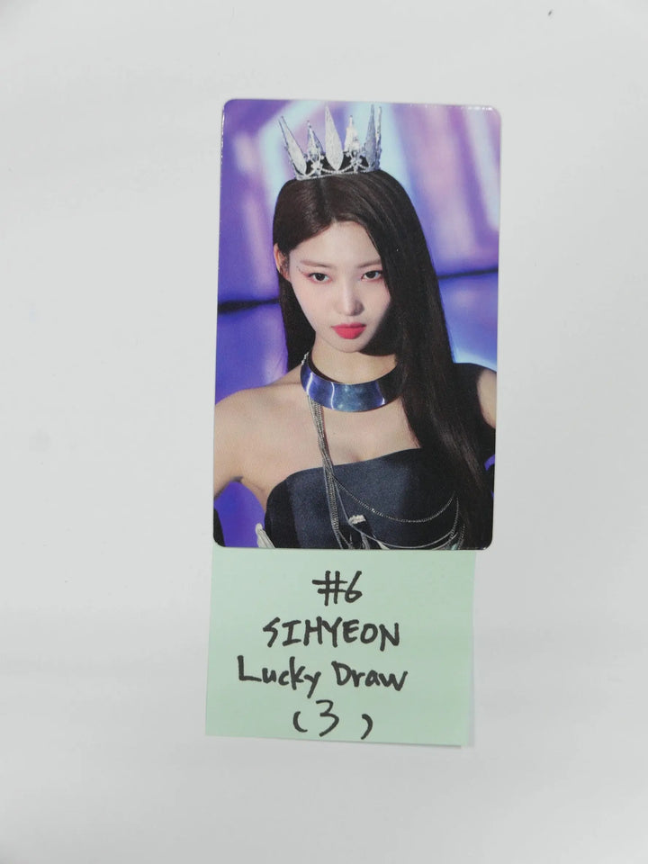 Everglow 'Return of The Girl' - Apple Music Luckydraw Photocard - HALLYUSUPERSTORE