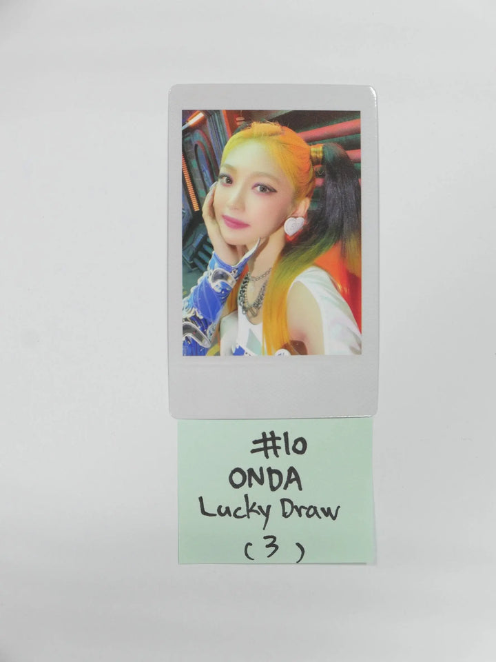 Everglow 'Return of The Girl' - Apple Music Luckydraw Photocard - HALLYUSUPERSTORE