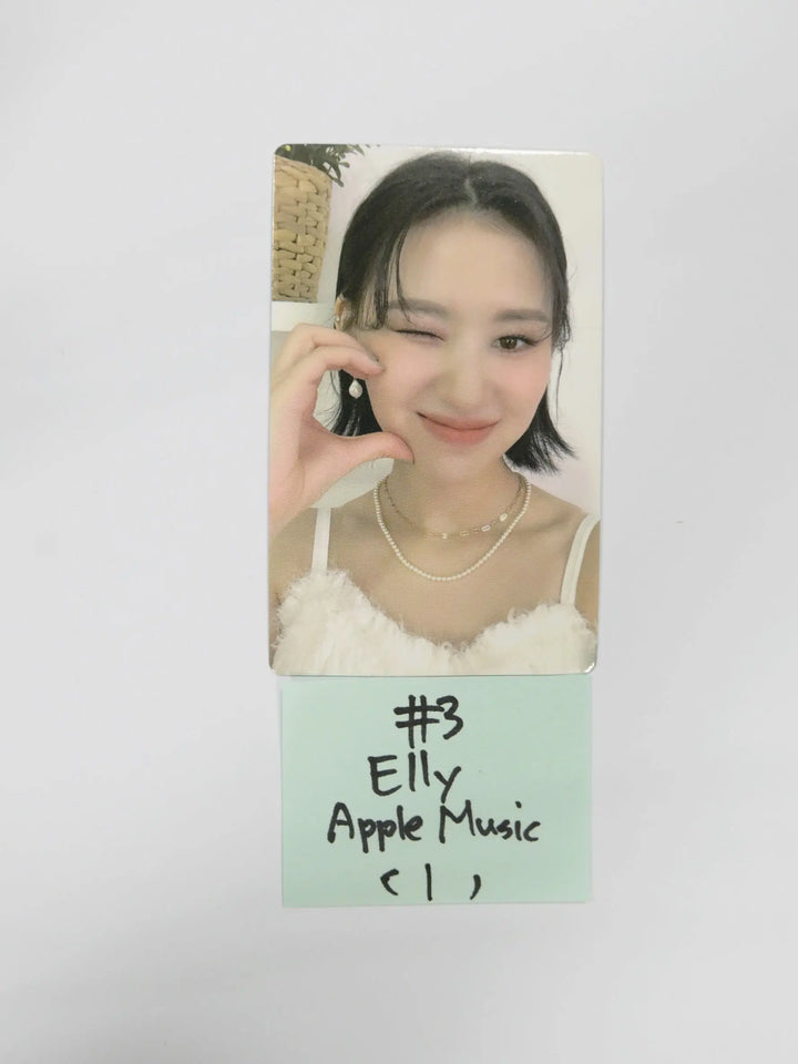 Weki Meki ‘I AM ME.’- Apple Music Fan Sign Event Photocard - HALLYUSUPERSTORE