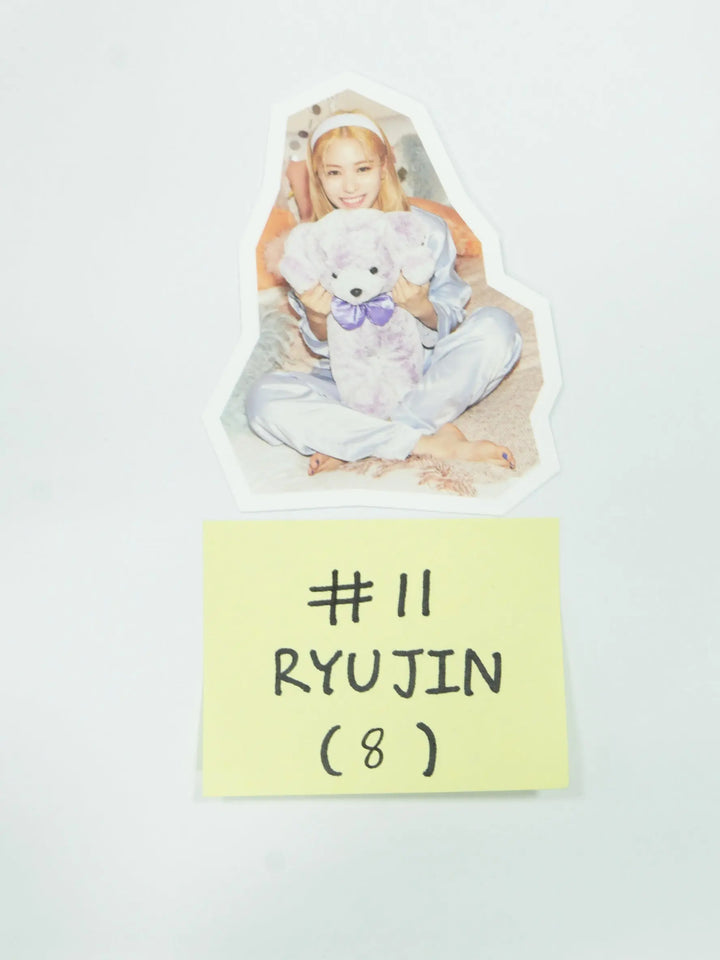 ITZY 'Best Friends Forever' - 2022 Season's Greetings Trading Card Sticker (3) - HALLYUSUPERSTORE