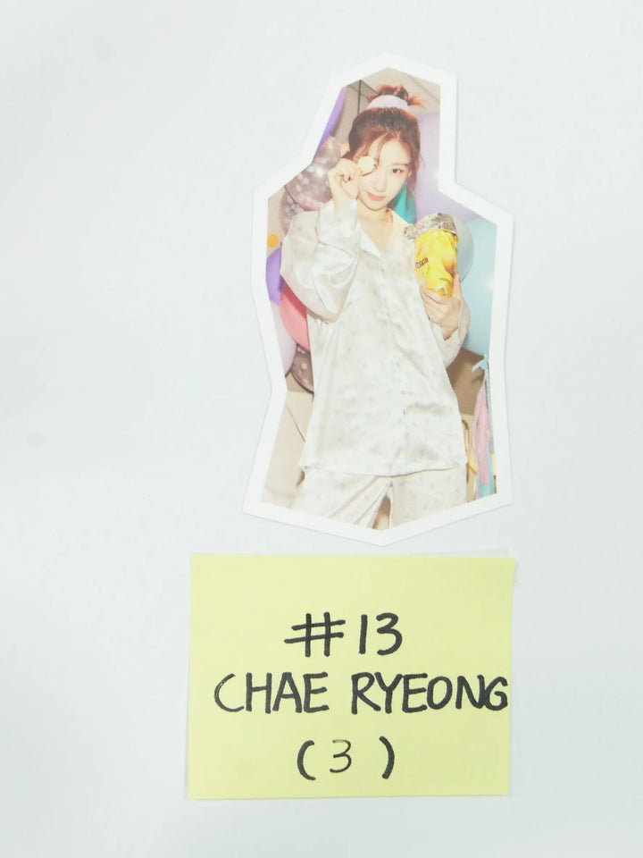 ITZY 'Best Friends Forever' - 2022 Season's Greetings Trading Card Sticker (3) - HALLYUSUPERSTORE
