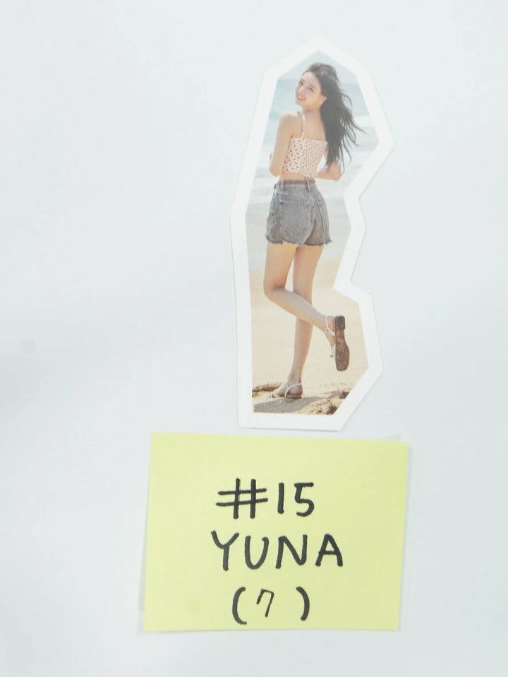 ITZY 'Best Friends Forever' - 2022 Season's Greetings Trading Card Sticker (3) - HALLYUSUPERSTORE