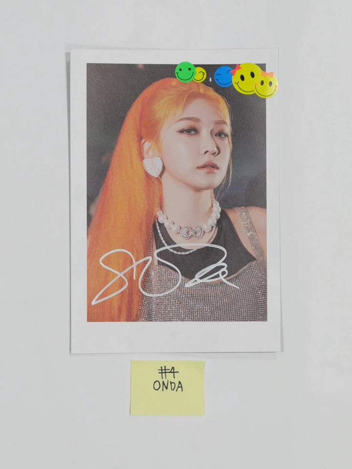 Everglow 'Return of The Girl' - A Cut Page From Fansign Event Albums - HALLYUSUPERSTORE