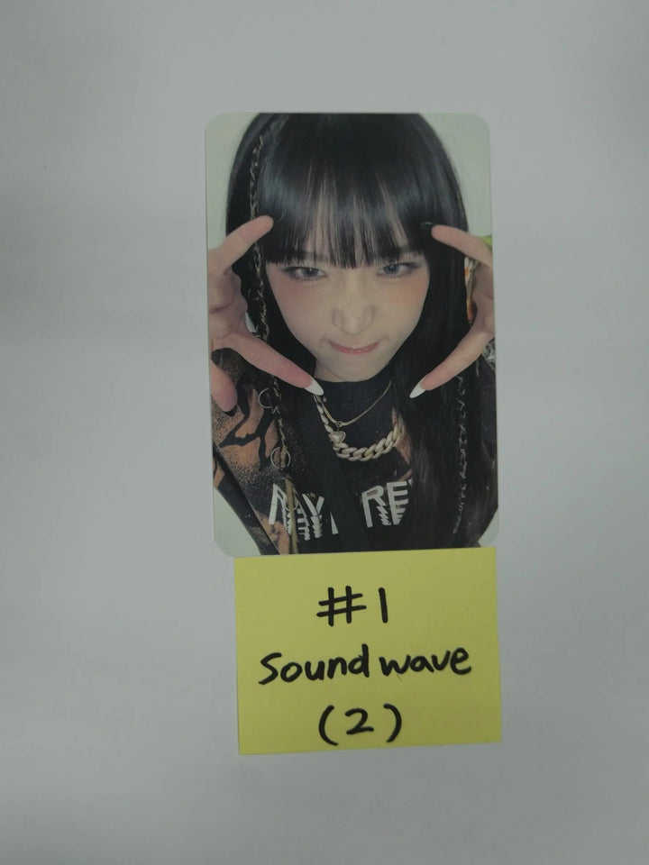 YENA "ˣ‿ˣ (SMiLEY)" - Soundwave Pre-Order Benefit Photocard - HALLYUSUPERSTORE