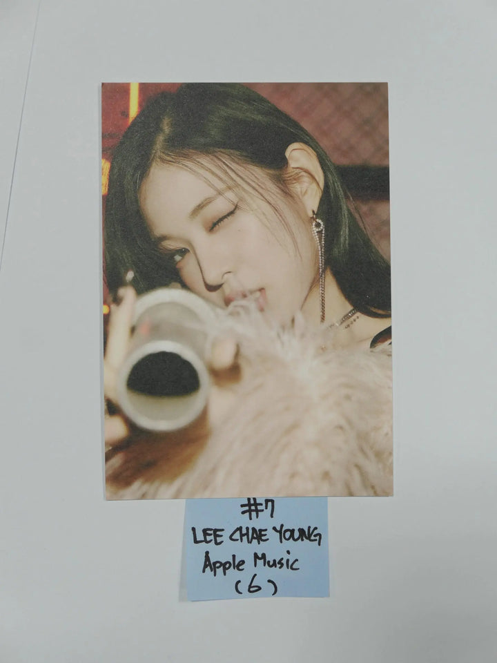 Fromis_9 "Midnight Guest" - Apple Music Pre-Order Benefit Photo - HALLYUSUPERSTORE