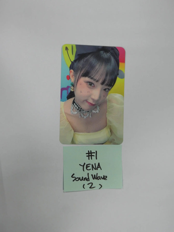 YENA "ˣ‿ˣ (SMiLEY)" - Soundwave Fansign Event Photocard - HALLYUSUPERSTORE