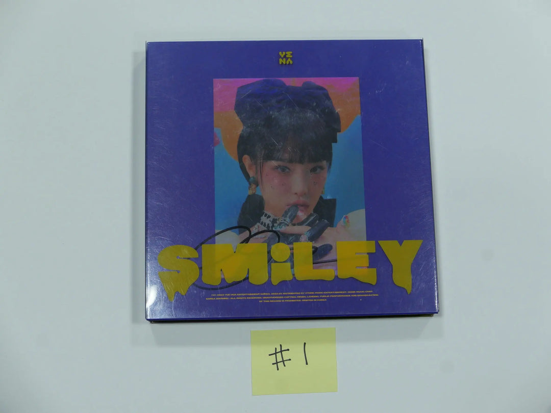 YENA "ˣ‿ˣ (SMiLEY)" - Hand Autographed(Signed) Album - HALLYUSUPERSTORE
