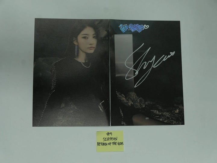 Everglow 'Return of the girl' - A Cut Page From Fansign Event Album Photo - HALLYUSUPERSTORE