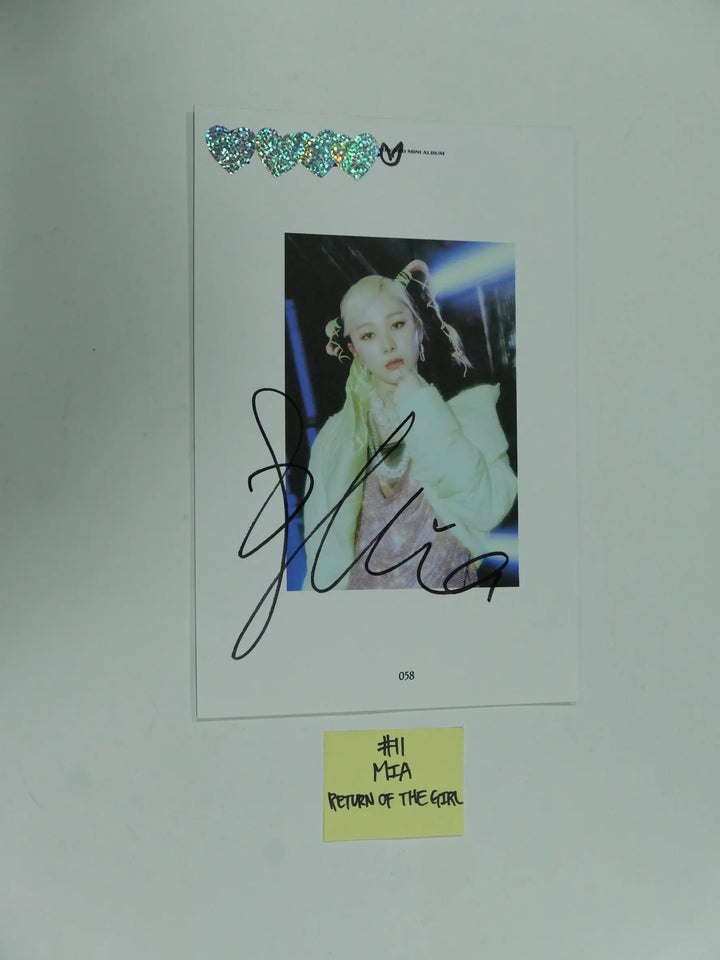 Everglow 'Return of the girl' - A Cut Page From Fansign Event Album Photo - HALLYUSUPERSTORE
