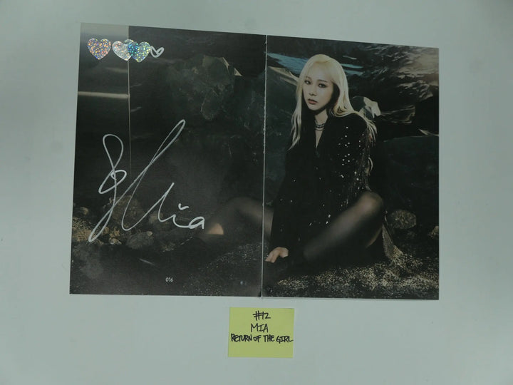 Everglow 'Return of the girl' - A Cut Page From Fansign Event Album Photo - HALLYUSUPERSTORE