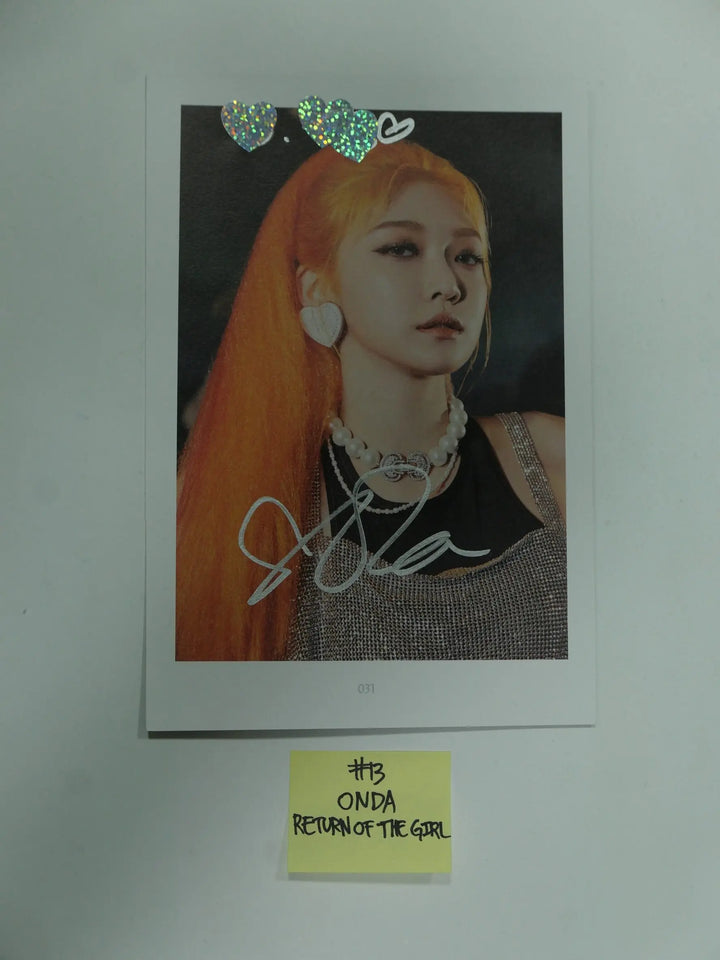Everglow 'Return of the girl' - A Cut Page From Fansign Event Album Photo - HALLYUSUPERSTORE