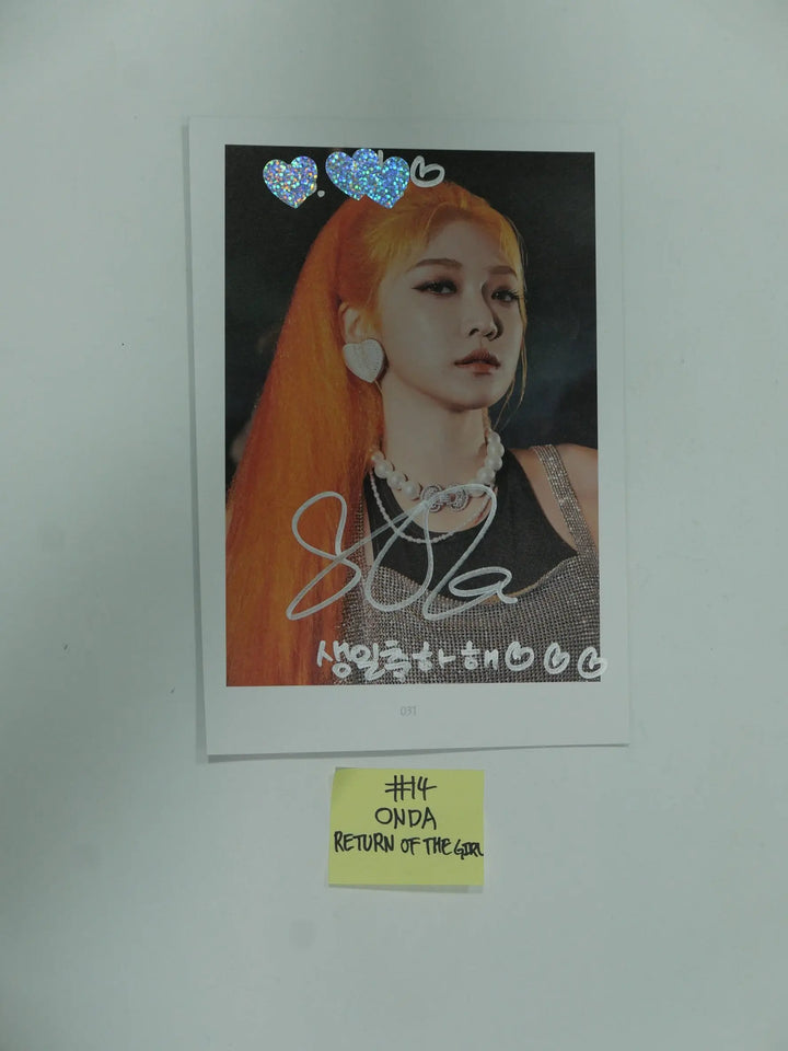 Everglow 'Return of the girl' - A Cut Page From Fansign Event Album Photo - HALLYUSUPERSTORE