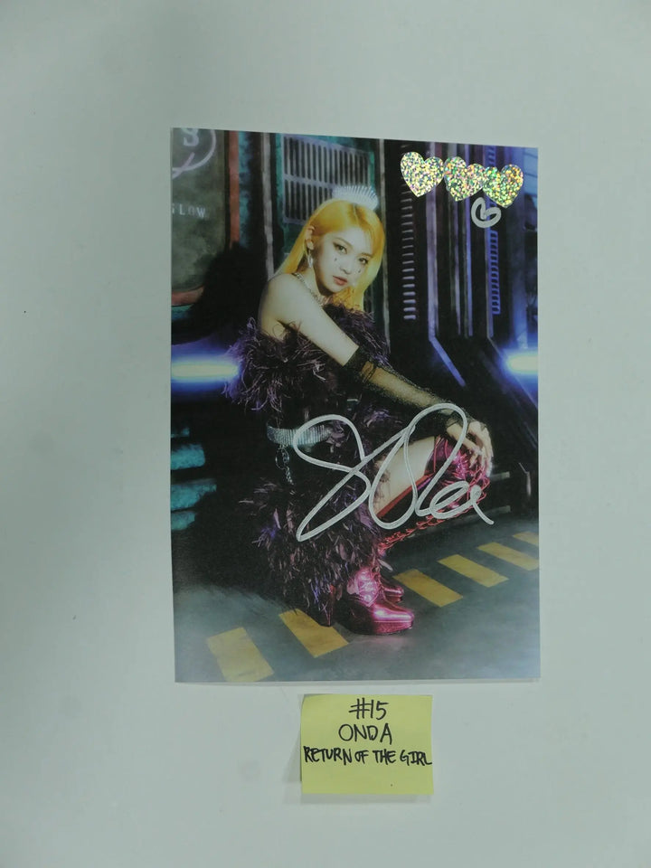Everglow 'Return of the girl' - A Cut Page From Fansign Event Album Photo - HALLYUSUPERSTORE