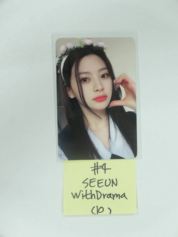 StayC 'YOUNG-LUV.COM' - Withdrama Fansign Event Photocard - HALLYUSUPERSTORE