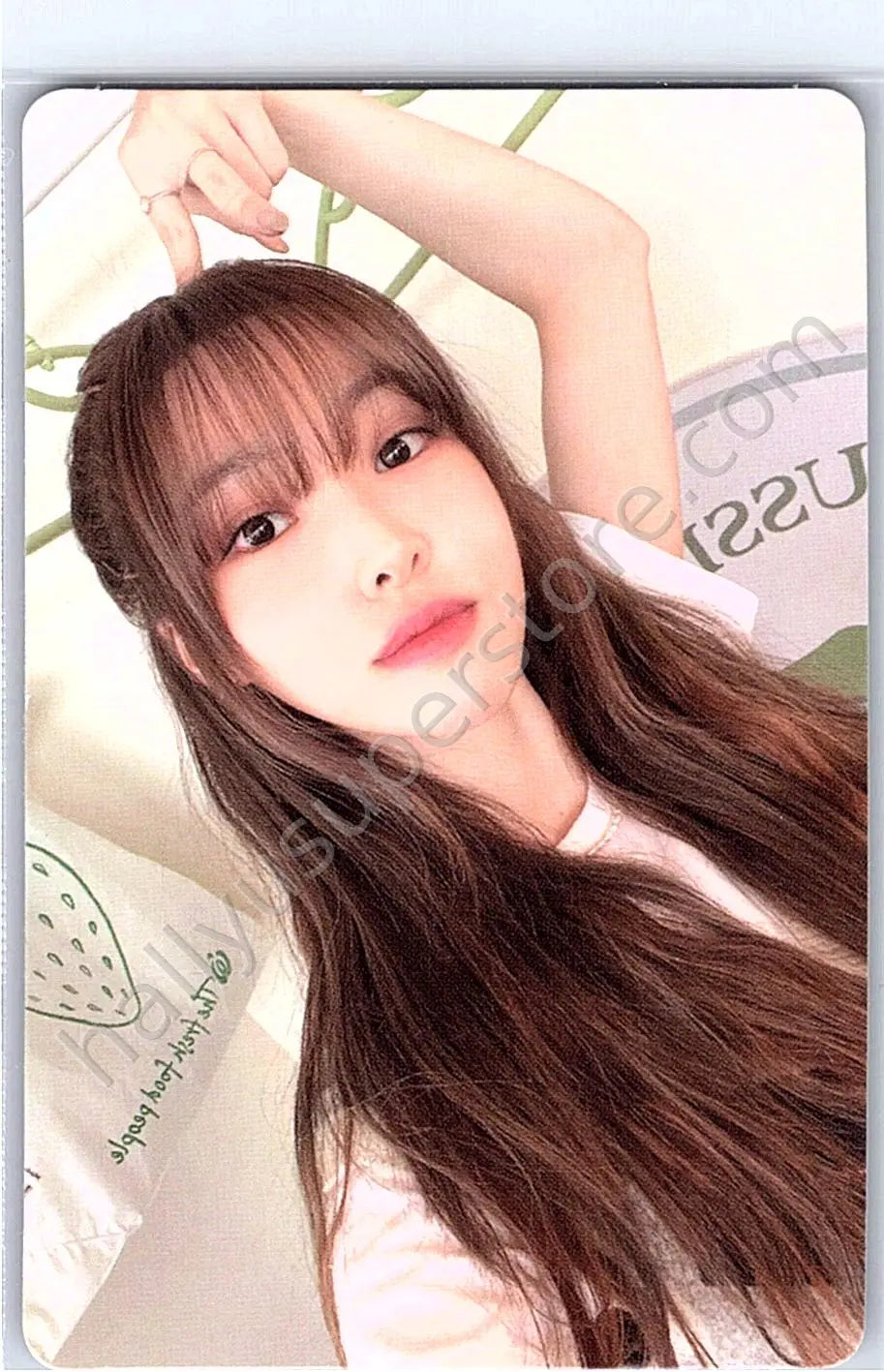 Yuju - Yuju - O A version album photocard